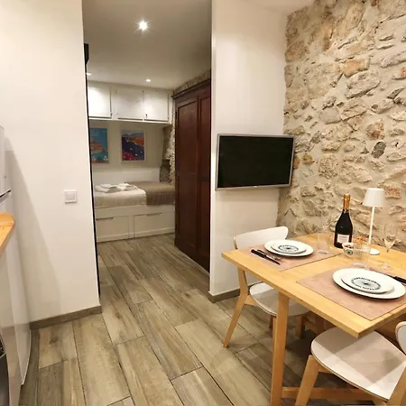 Apartment De Charme - Vieille - Proche Villefranche-sur-Mer
