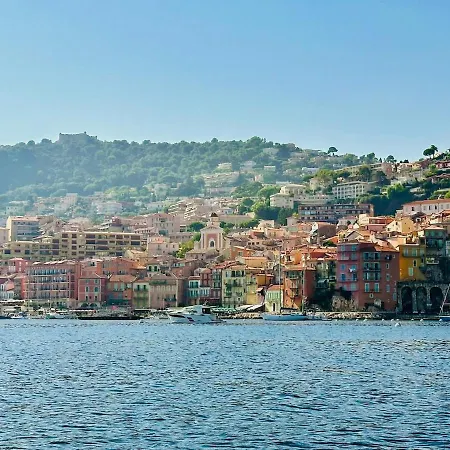 De Charme - Vieille - Proche