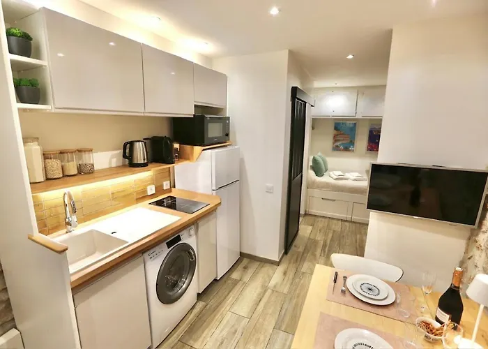 De Charme - Vieille - Proche