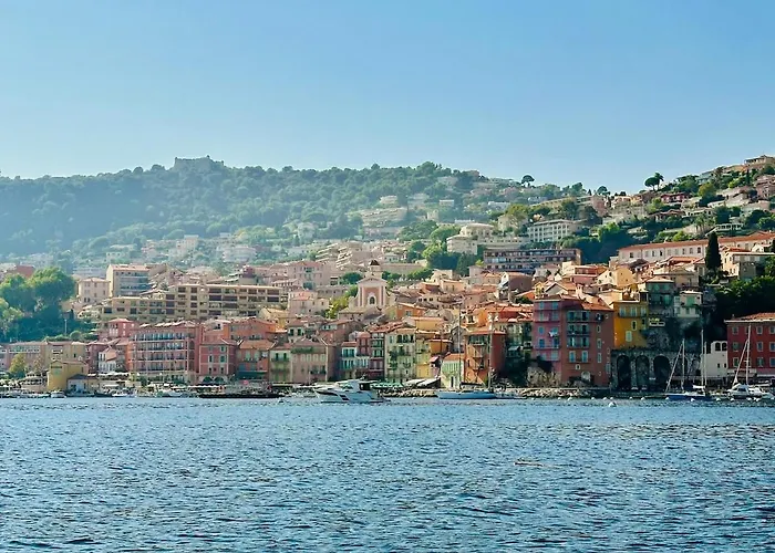 De Charme - Vieille - Proche