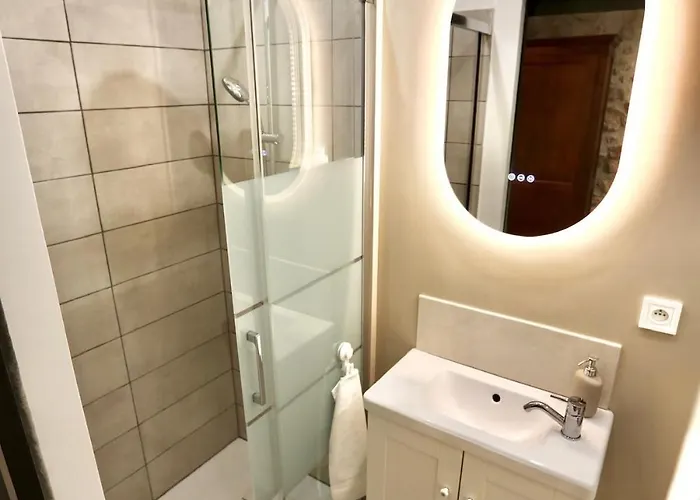 De Charme - Vieille - Proche